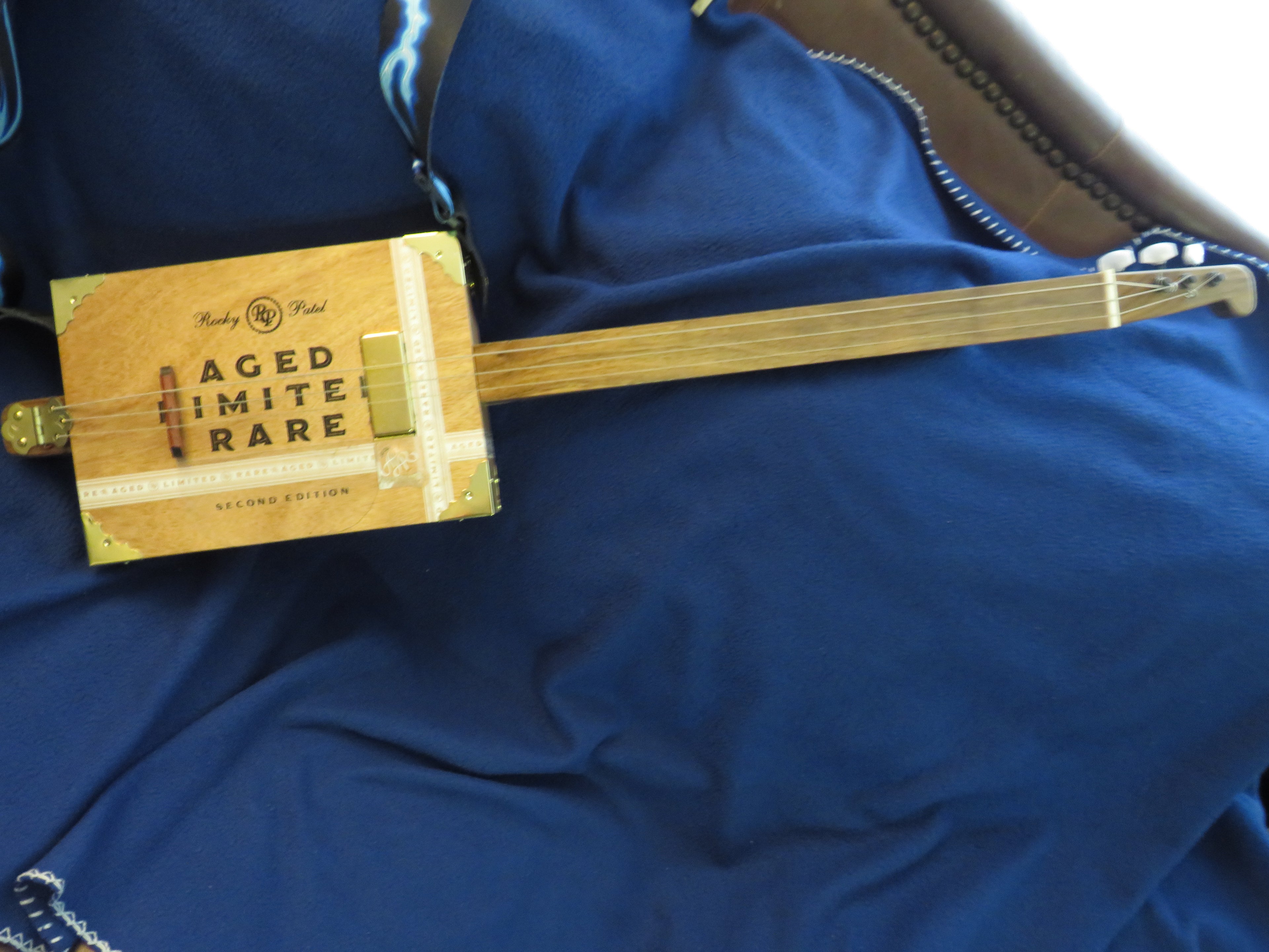 Cigar Box Guitar