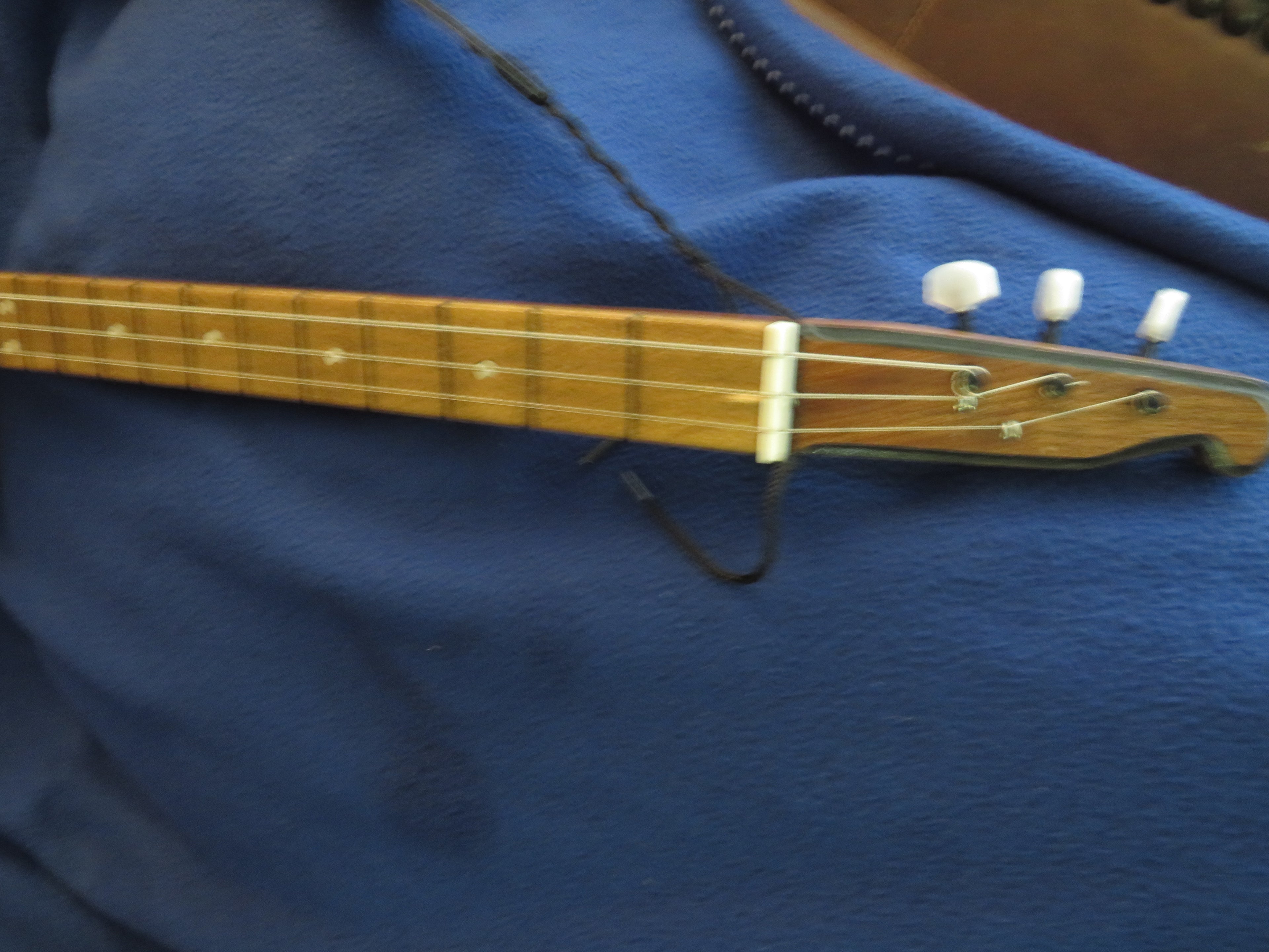 Tabak Cigar Box Guitar